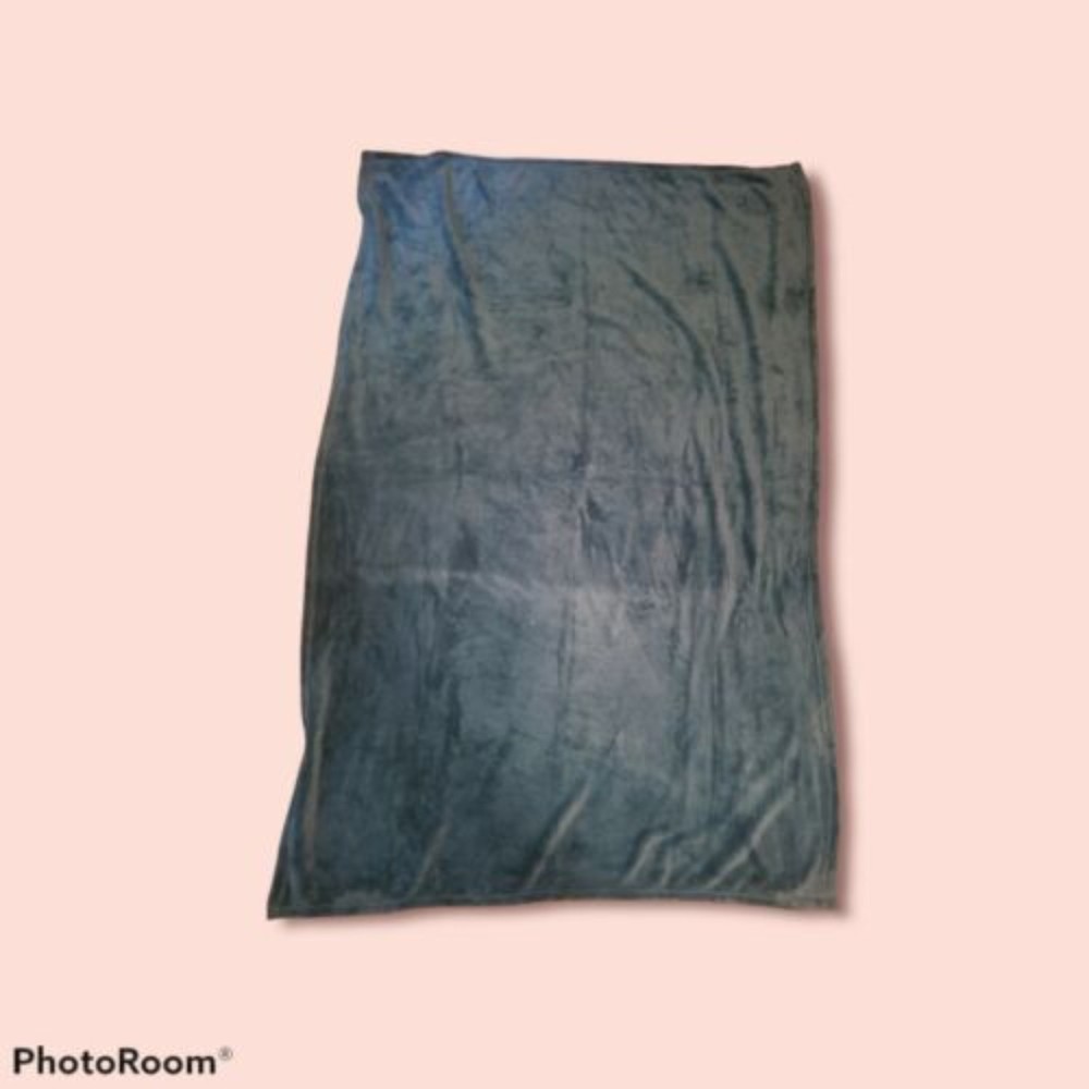 Turquoise Blue Soft Throw 50"X70" Berkshire Blanket 100% Polyester Warm Comfy